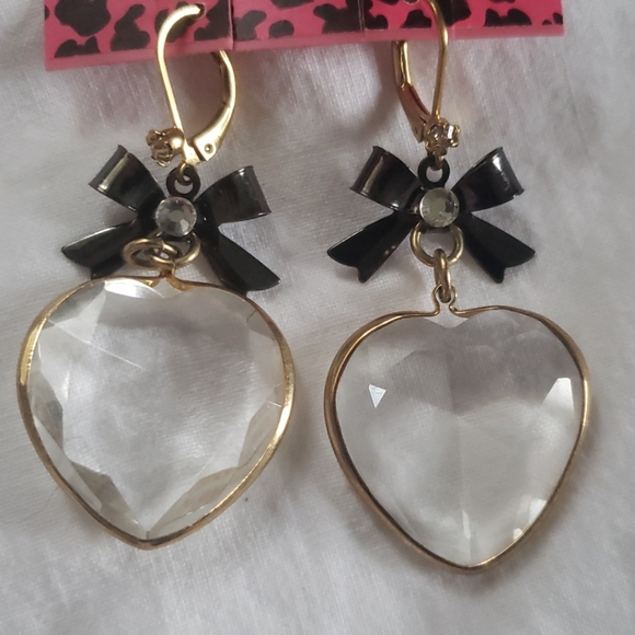 Betsey Johnson Rare Clear Crystal Heart & Bow Drop Earrings - Picture 3 of 5